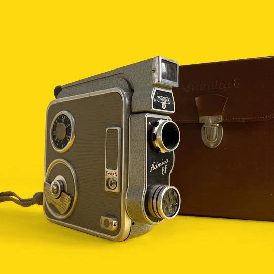 Admica 8F 8mm Vintage Cine Camera 4 Admica 8F 8mm Vintage Cine Camera - Image 3