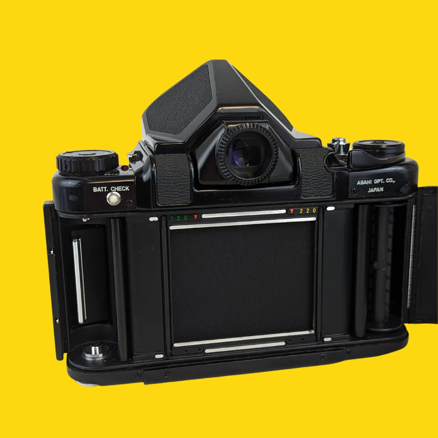 Asahi Pentax 67 MLU With 105mm F2.4 Takumar Lens. 6X7 Medium Format Film Camera 9 Asahi Pentax 67 MLU With 105mm F2.4 Takumar Lens. 6X7 Medium Format Film Camera - Image 7