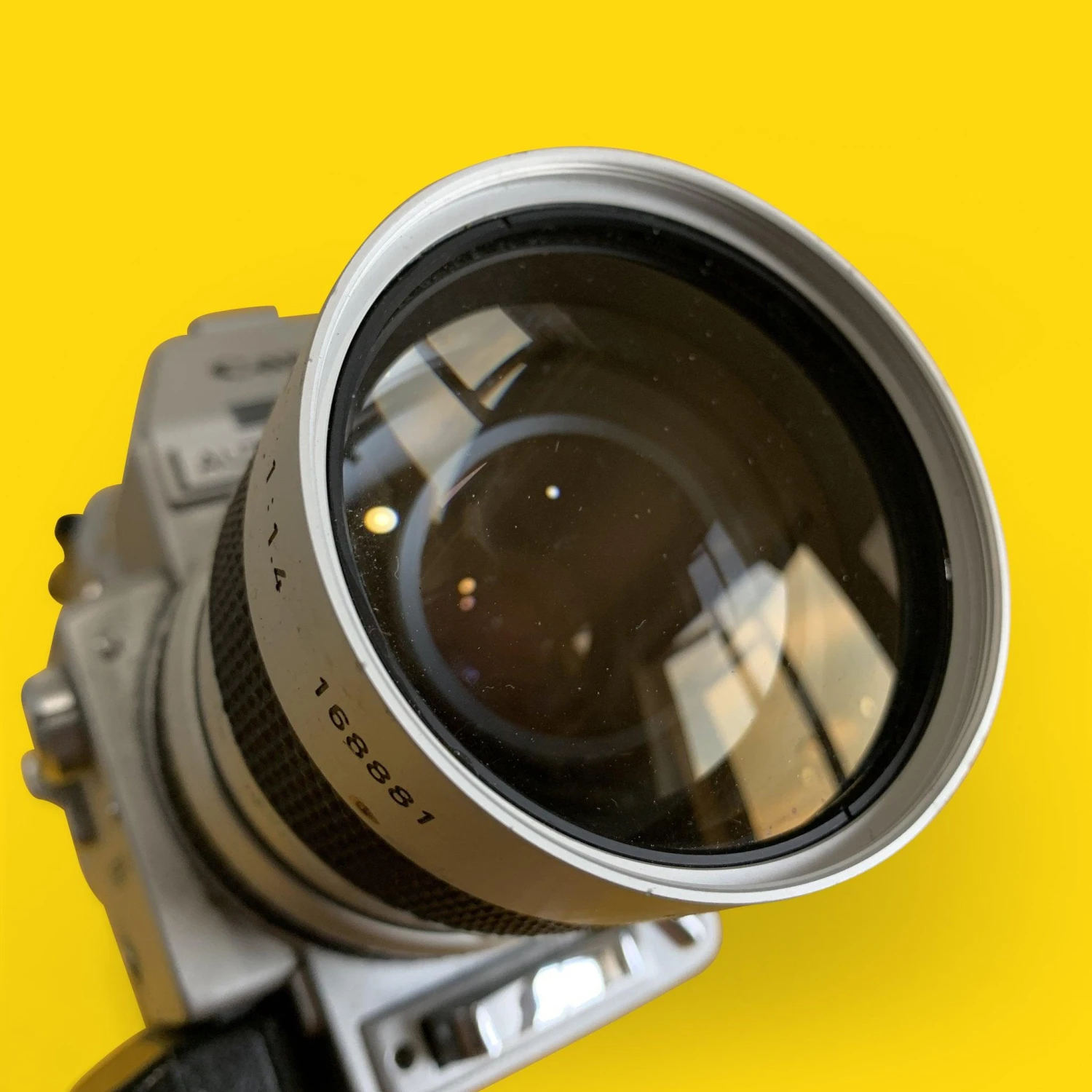 Canon® Canon Auto Zoom 814 Super 8 Vintage Cine Camera 12 Canon® Canon Auto Zoom 814 Super 8 Vintage Cine Camera - Image 10