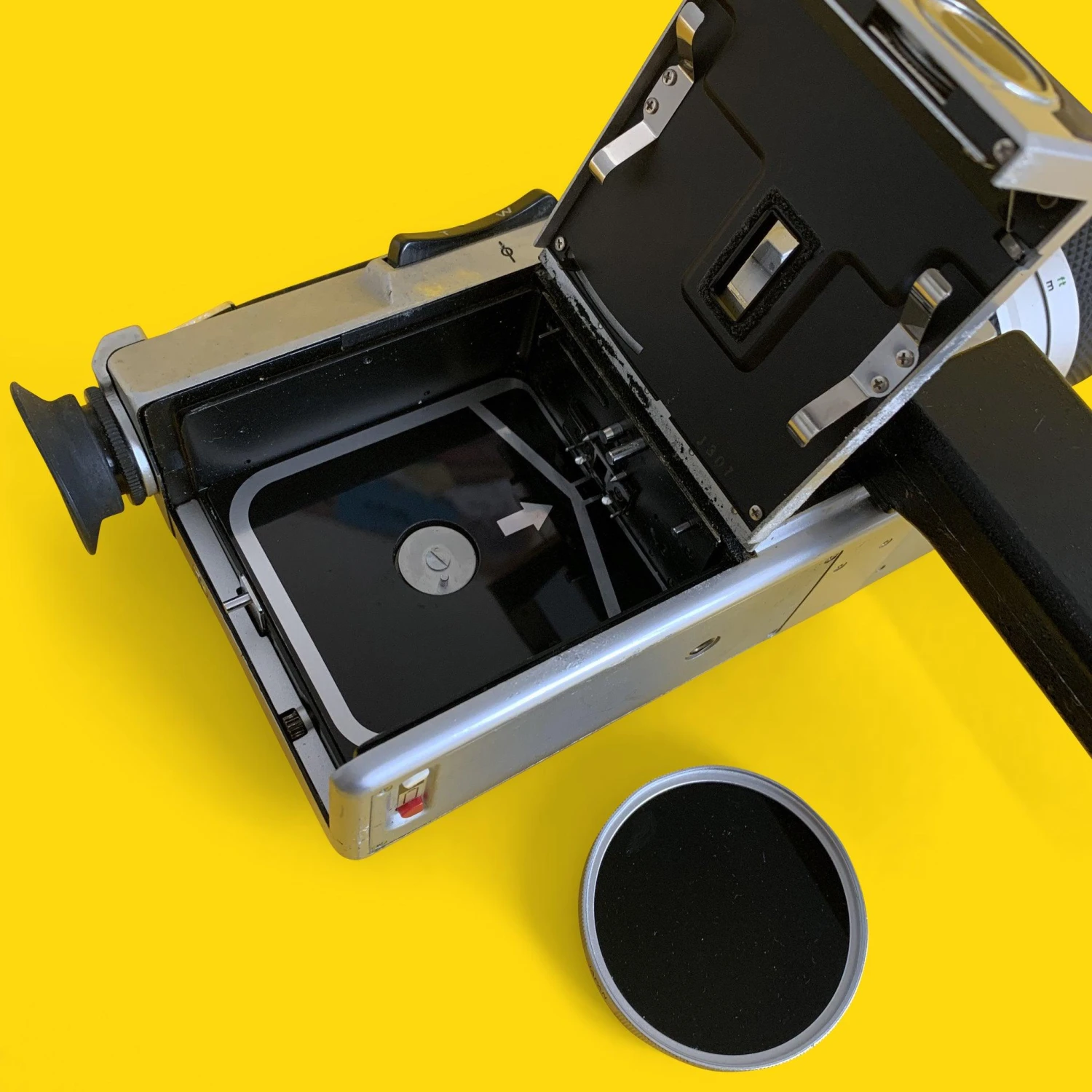 Canon® Canon Auto Zoom 814 Super 8 Vintage Cine Camera 9 Canon® Canon Auto Zoom 814 Super 8 Vintage Cine Camera - Image 7