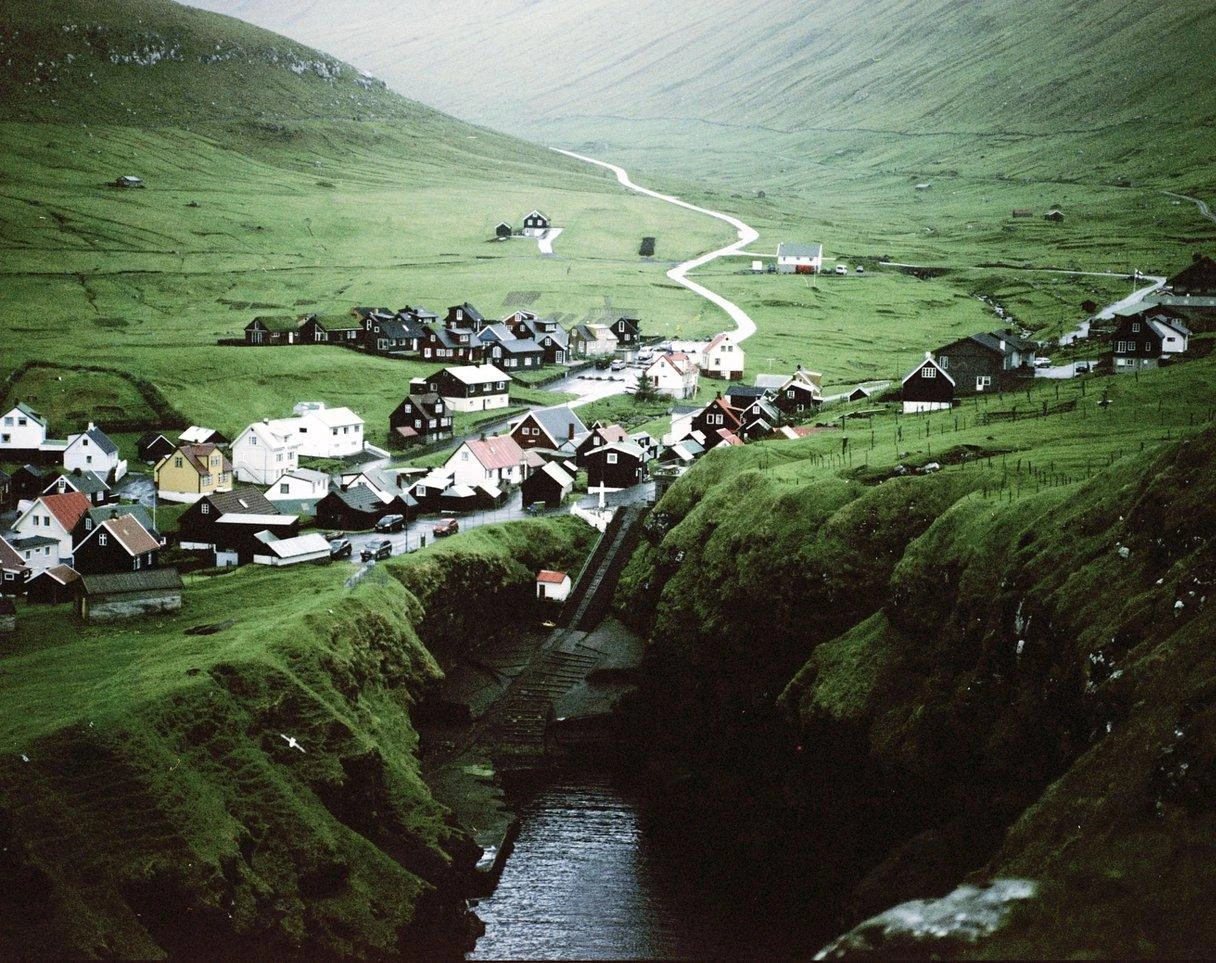 Mamiya 7 With 80mm F4 Lens. 6X7 Medium Format Film Camera 13 Mamiya 7 With 80mm F4 Lens. 6X7 Medium Format Film Camera - Image 11