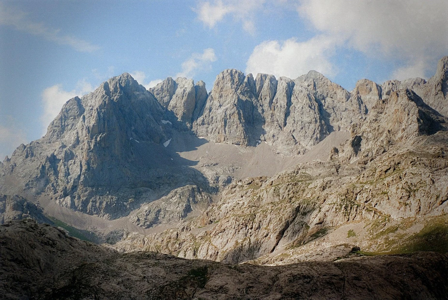 Minolta X-500 SLR 35mm Film Camera With Auto Zoom Lens 15 Minolta X-500 SLR 35mm Film Camera With Auto Zoom Lens - Image 13