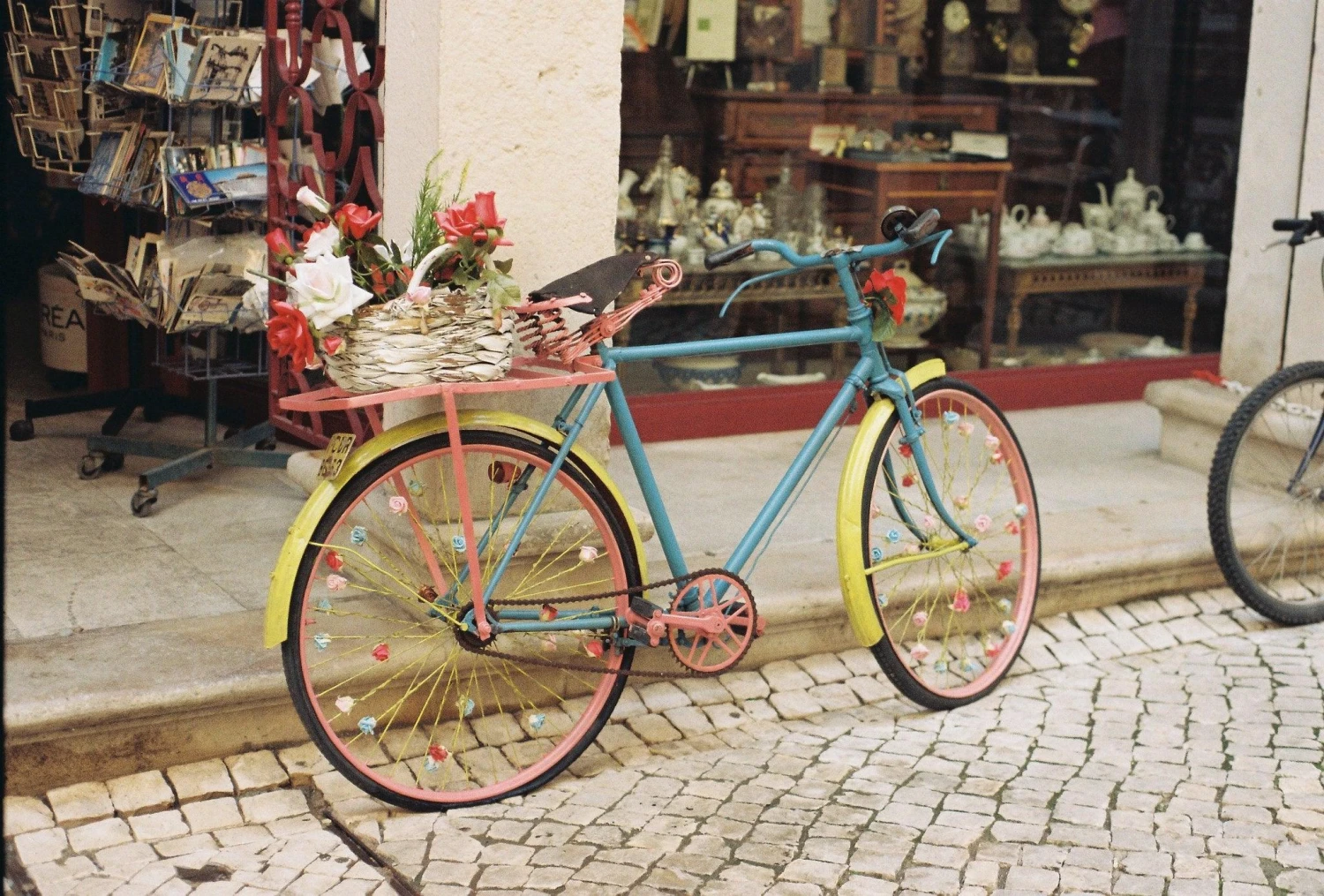 Nikon EM 35mm SLR Film Camera - Body Only 13 Nikon EM 35mm SLR Film Camera - Body Only - Image 11