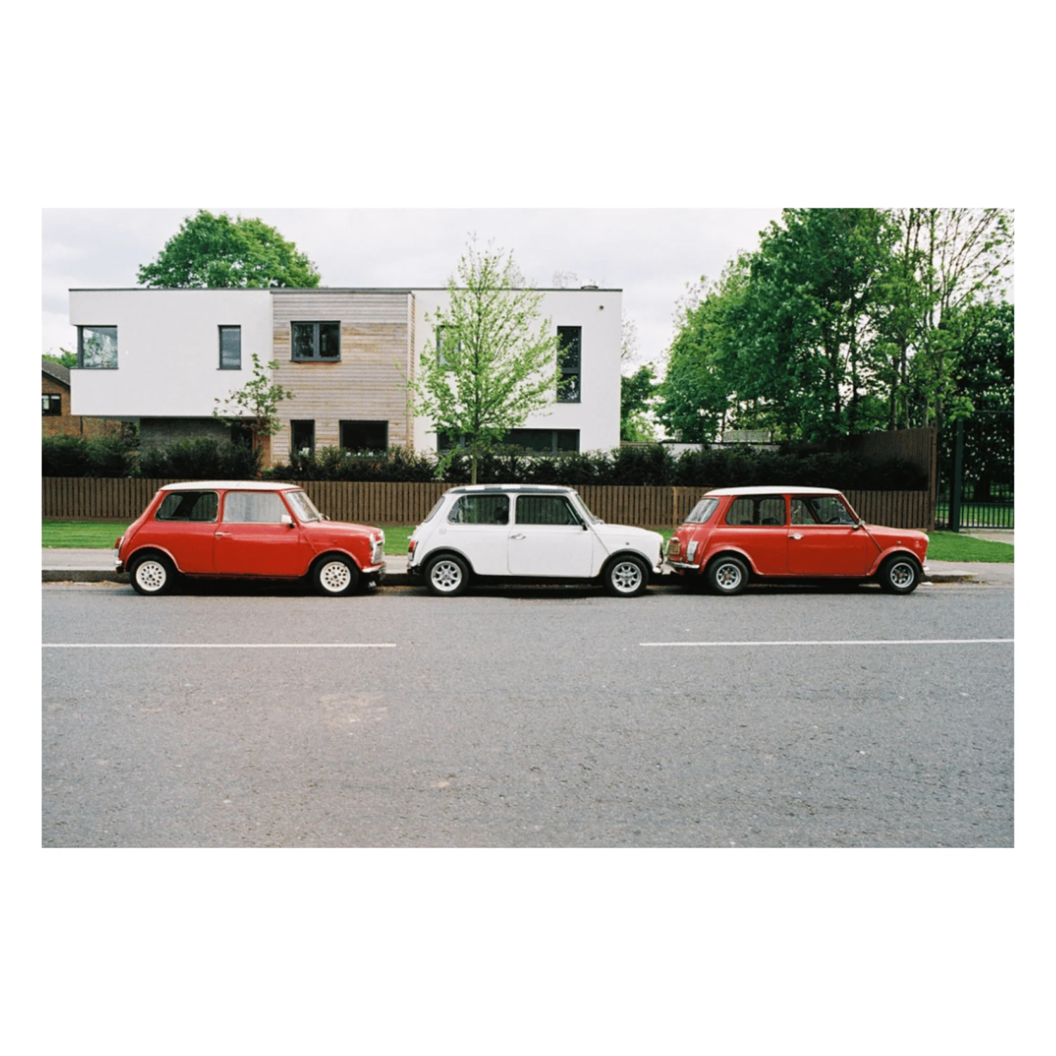 Olympus OM10 White Leather Vintage 35mm Film Camera W/ F/1.8 50mm Lens 4 Olympus OM10 White Leather Vintage 35mm Film Camera W/ F/1.8 50mm Lens - Image 2