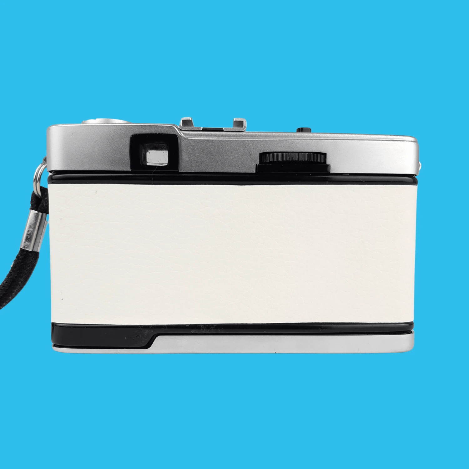 Olympus Trip 35 Custom White Leather Point And Shoot 35mm Film Camera 7 Olympus Trip 35 Custom White Leather Point And Shoot 35mm Film Camera - Image 5