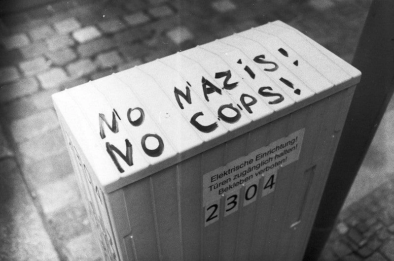 Praktica Vintage Metal 35mm SLR Film Camera With Prime Lens 12 Praktica Vintage Metal 35mm SLR Film Camera With Prime Lens - Image 10