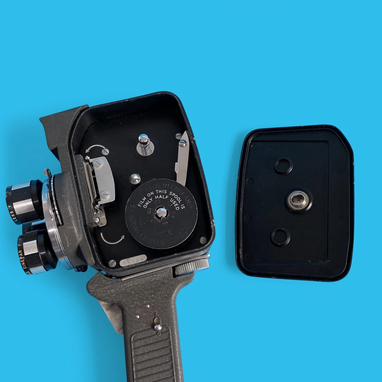 Prinz Cavalier 8mm Vintage Cine Camera 3 Prinz Cavalier 8mm Vintage Cine Camera