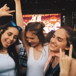 Retro VIBE 35mm Film Camera Reusable Point And Shoot - Black -Camera Promotion Store retro vibe 35mm film camera reusable point and shoot black 17 scaled