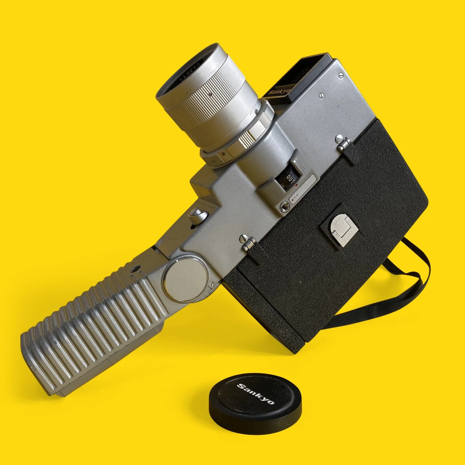 Sankyo 4X 8mm Vintage Cine Camera 4 Sankyo 4X 8mm Vintage Cine Camera - Image 2