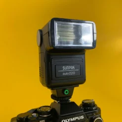 SUNPAK Auto 220 External Flash Unit For 35mm Film Camera