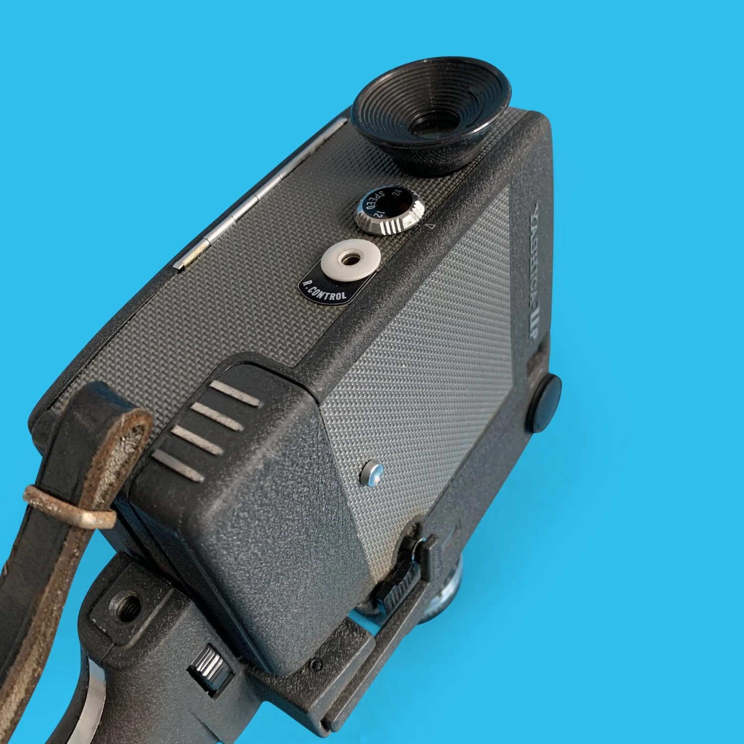 Yashica UP 8mm Movie Cine Camera 6 Yashica UP 8mm Movie Cine Camera - Image 4